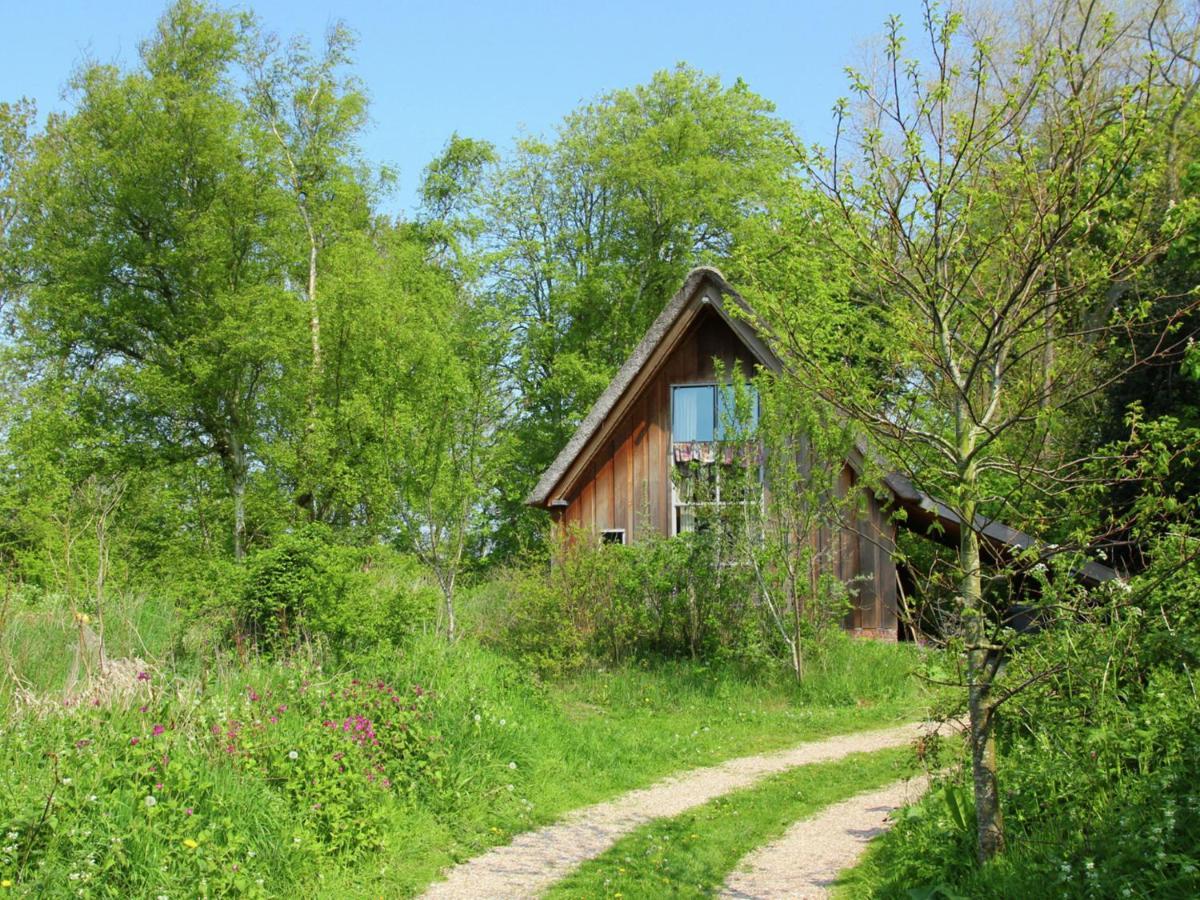 ברחן Fairytale Cottage Nestled Between Forest מראה חיצוני תמונה